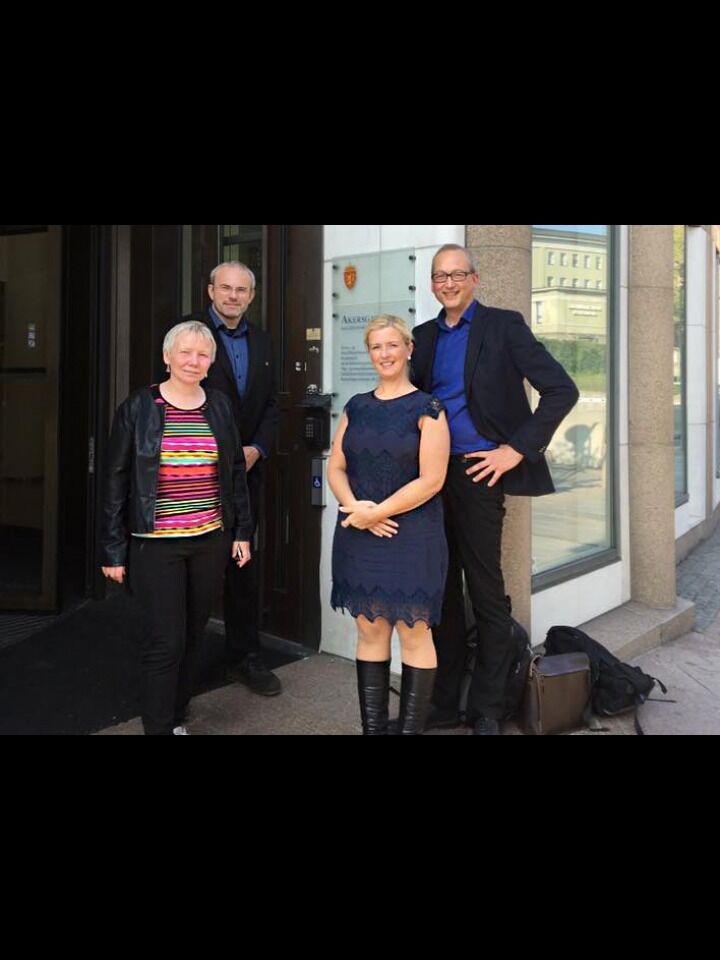 Folkeaksjonen er fornøyd etter møtet i departementet. Foran Kjersti Myrnes Balto og Torill Larsen, bak Pål Johansen og Terje Bartholsen.
 Foto: Privat