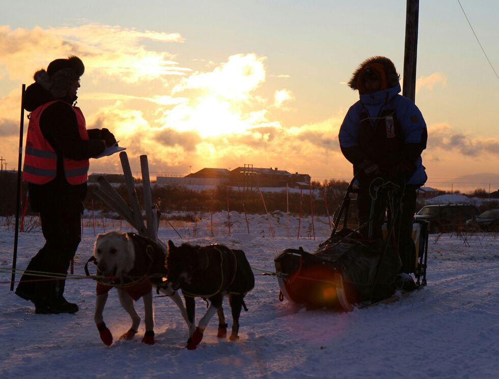 Selv om det ikke blir start i Vadsø under årets Bergebyløp, vil kjørerne på den lengste distansen ha sjekkpunkt på den faste plassen ved Sirkka-gården.
Foto: Torbjørn Ittelin