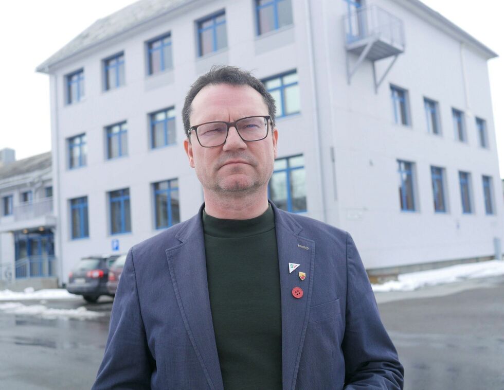 Nord­kapp-ord­fø­rer Jan Olsen er sterkt opp­rørt over at op­po­si­sjo­nen; be­stå­en­de av Ar­bei­der­par­ti­et og Høy­re i Nord­kapp, stem­te imot at kom­mu­nen skul­le søke om stat­li­ge peng­er som skal gå til å for­bed­re sam­hand­ling og de­batt­kli­ma i kom­mu­nen. – Vil Ap og Høy­re vir­ke­lig ikke ha bedre for­hold? spør ord­før­er­en.
 Foto: Geir Johansen