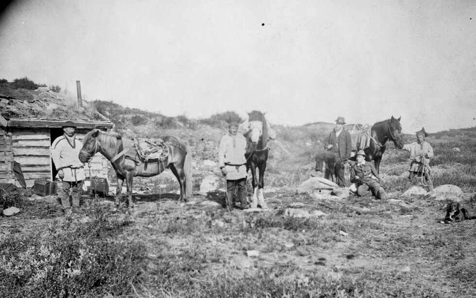 Poststua i Bojobeaski. Foto; Edv. Bauer 1897. Norsk Folkemuseum