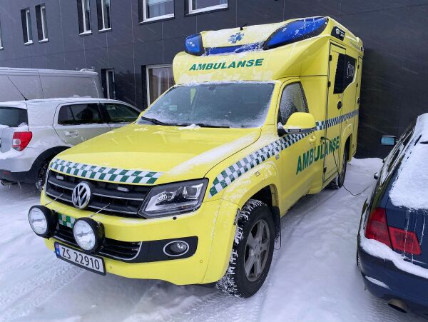 Ambulansens folk måtte gå inn uten politibeskyttelse