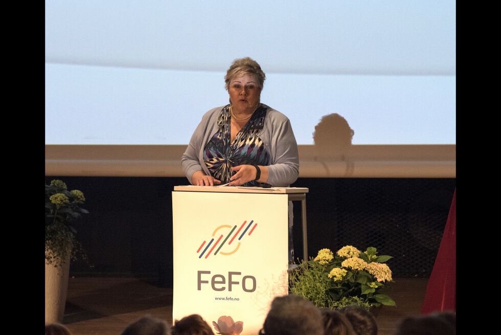 Erna Solberg er glad for at FeFo er blitt den forvalteren den er blitt, selv om den del av befolkningen fortsatt er skeptisk til konstruksjonen, der de er forvaltningsorgan. – Det er nok fortsatt de som er skeptiske, men de blir det færre av, sa statsministeren fredag.
 Foto: Marius Thorsen