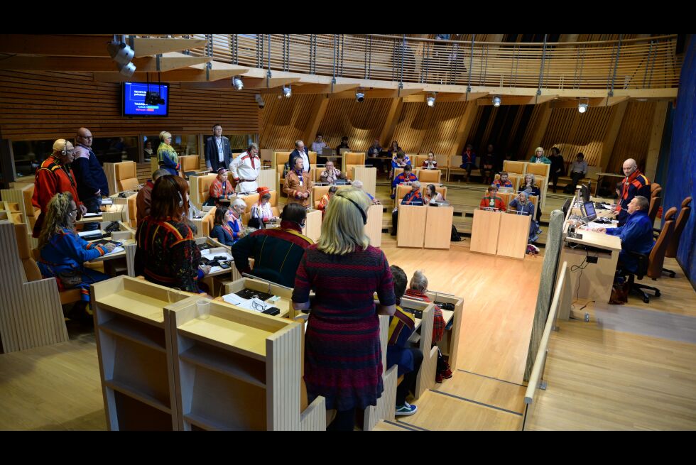 13 stemte imot forslaget som endrer vilkårene for de samiske bokbussene, 23 stemte for.
 Foto: Steinar Solaas