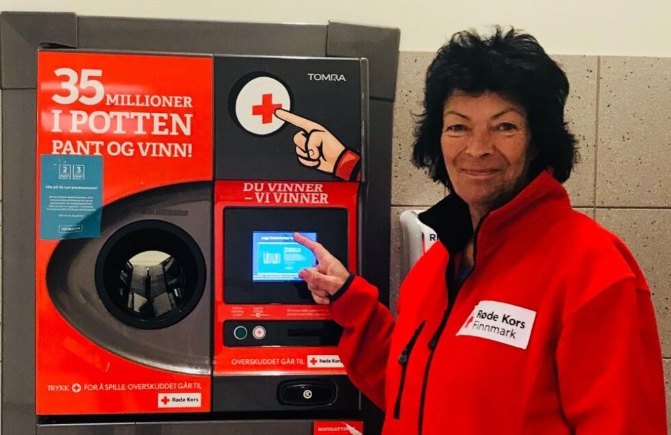 Daglig leder i Finnmark Røde Kors, Randi Vaage, takker alle som trykker på Røde Kors-knappen.
 Foto: Røde Kors