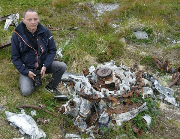 Gransker nedskutte krigsfly