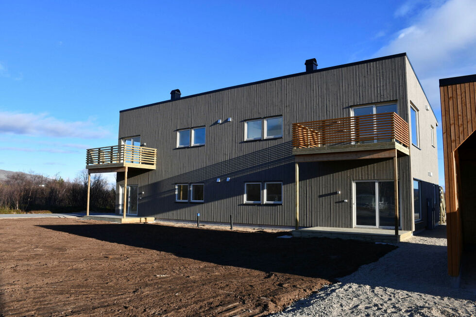 I 2021 ble det bygget flere boenheter i Lakselv, som ble solgt til både Forsvarsbygg og private. Dagens situasjon er at leiemarkedet er sprengt, det er få brukte boliger til salgs – og boligbyggingen er satt på vent.
 Foto: Irene Andersen