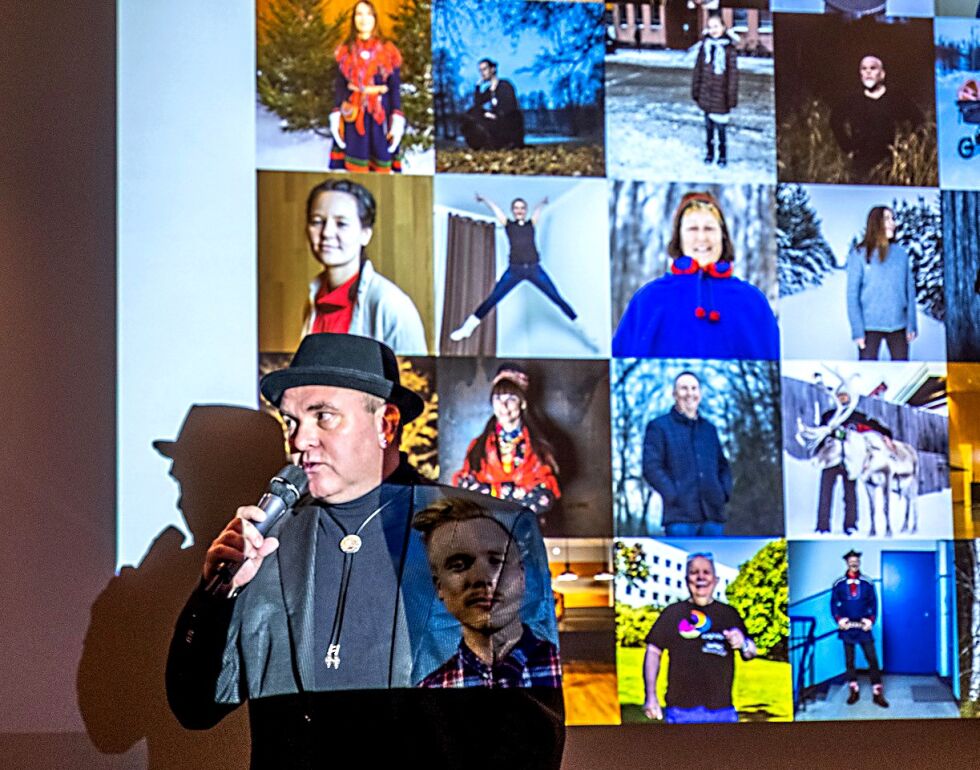 Tor­grim Hal­va­ri sam­men med for­laget Ut­en­for All­far­vei, in­vi­ter­te til høst­fest på Fritt Ord i Oslo. Her pre­sen­ter­te han den nye boka si – «SAME».
 Foto: Hannah Persen