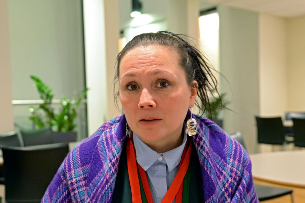 Leder i Norske Reindriftsamers Landsforbund, Ellinor Marita Jåma, oppsummerer årets forhandlinger om ny reindriftsavtale. Denne uken er hun på Stortinget som sametingsrepresentant for Åarjel-saemiej Gïelh.
 Foto: Steinar Solaas