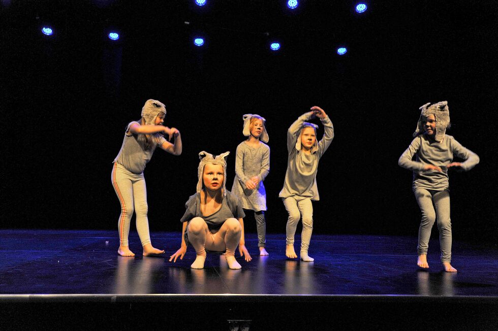 «Fusion» het danseprosjektet som Tana kulturskole har kjørt over 8 uker. I forrige uke fikk foreldre, slekt og venner se hva danserne hadde lært.
 Foto: Erik Brenli