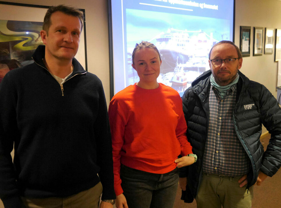 De ble enstemmig valgt som utsendinger til årsmøtet i Repvåg Kraftlag SA. Fra venstre Sigve Hansen Gusdal, Sigrunn Sandnes Bær og Lars Helge Jensen.
 Foto: Geir Johansen
