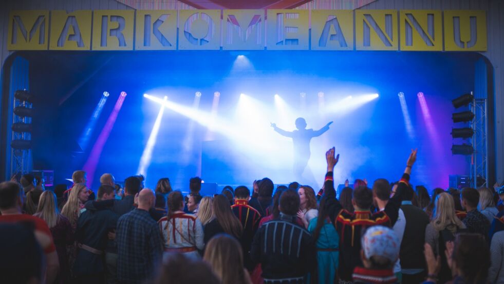 Det er snart klart for 20-årsfeiring på festival-sletta til Márkomeannu.
 Foto: Steve Nilsen