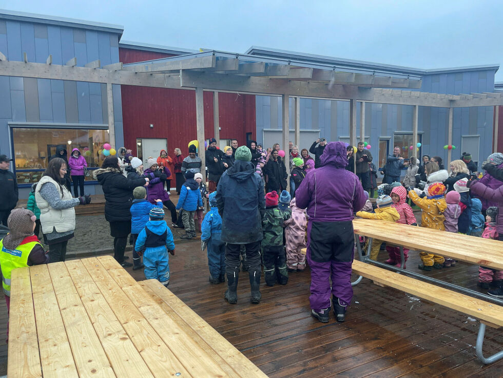 – Gratis samisk barnehage utenfor tiltakssonen vil kunne redusere effekten av regjeringens forslag til gratis barnehage innenfor tiltakssonen, mener Øst-Finnmarkrådet. Illustrasjonsbilde fra åpningen av den nye barnehagen i Tanabru.
 Foto: Birgitte Wisur Olsen
