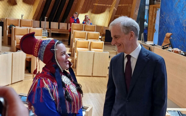 Ap mener at samene kom først