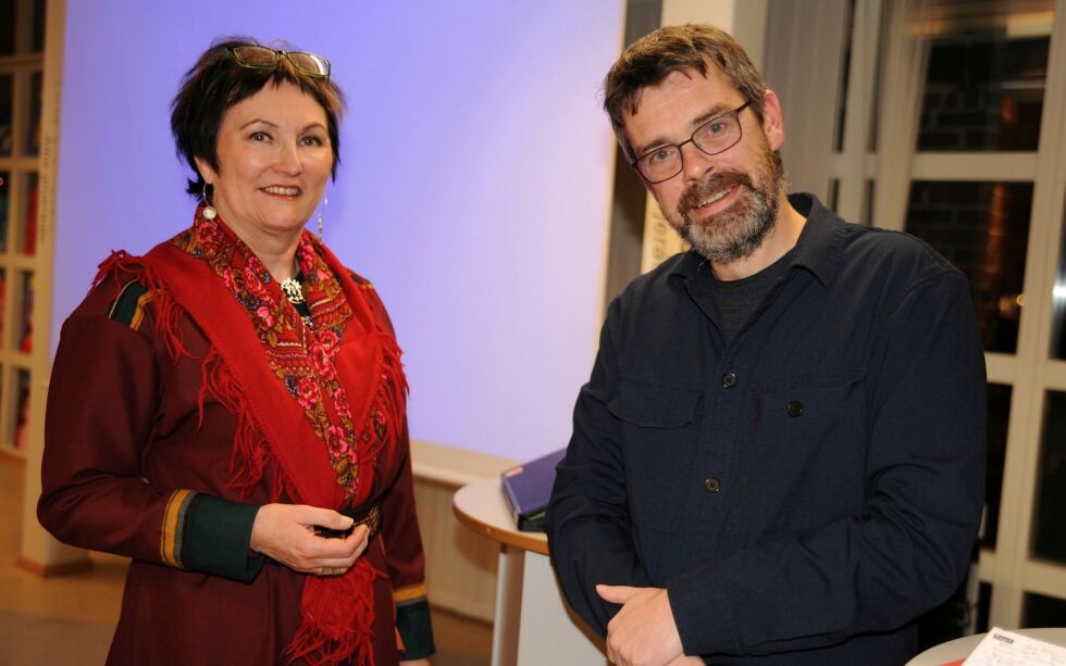 – Vi må følge opp. Det er vår historie, sa styreleder Eva Josefsen på Álttá sámi giellaguovddáš, etter informasjonsviter Ole David Østlis foredrag om historiske navn i Alta. Hun ønsker å samle Sametinget, Alta kommune og Kartverket i et prosjekt, i kjølvannet av Østlis detektivarbeid. Foto: Rita Heitmann