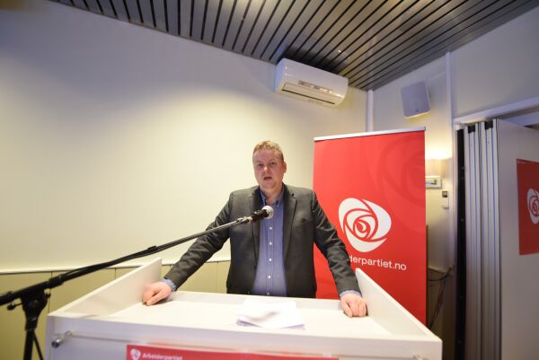 Redaksjonskomiteen delte seg på midten