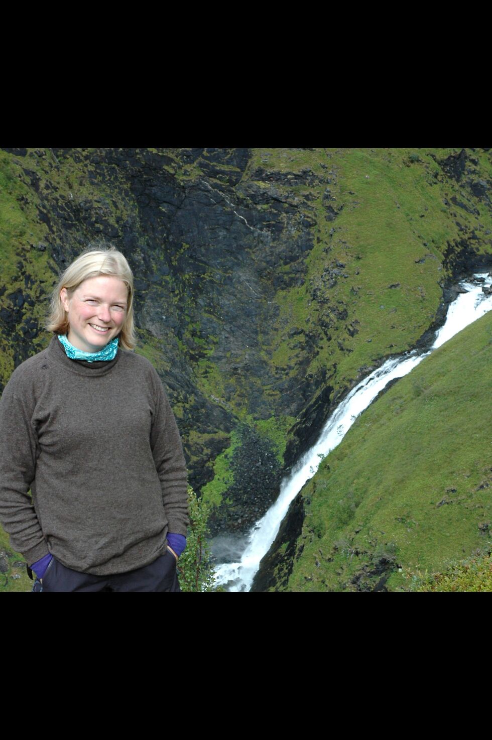 Som den første nasjonalpark i samiske områder gjennom de siste 56 år, får Seiland/Sievju nasjonalpark en forvaltningsplan på samisk, forteller nasjonalparkforvalter Ingunn Ims Vistnes som her står ved Melkelvafossen på Seiland.
 Foto: Randi Solli Pedersen