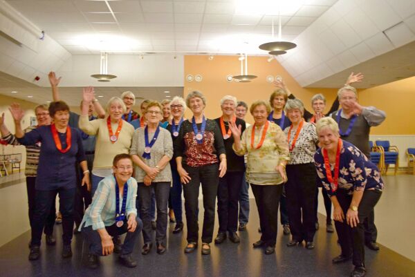 Dansetrinn, smilemunn og knallgodt samhold