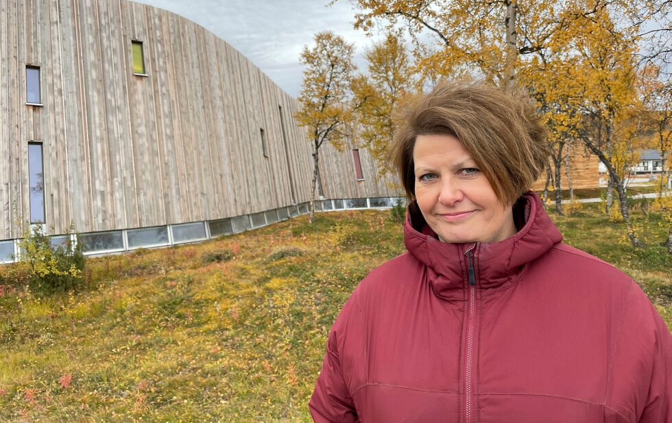 – Tana bru er et knutepunkt i Øst-Finnmark. Det innebærer nødvendigvis mye tungtrafikk på innfartsårene til kommunesenteret, og gjør at det er skummelt å være syklist eller fotgjenger langs de samme strekningene, sier ordfører Helga Pedersen.
 Foto: Birgitte Wisur Olsen