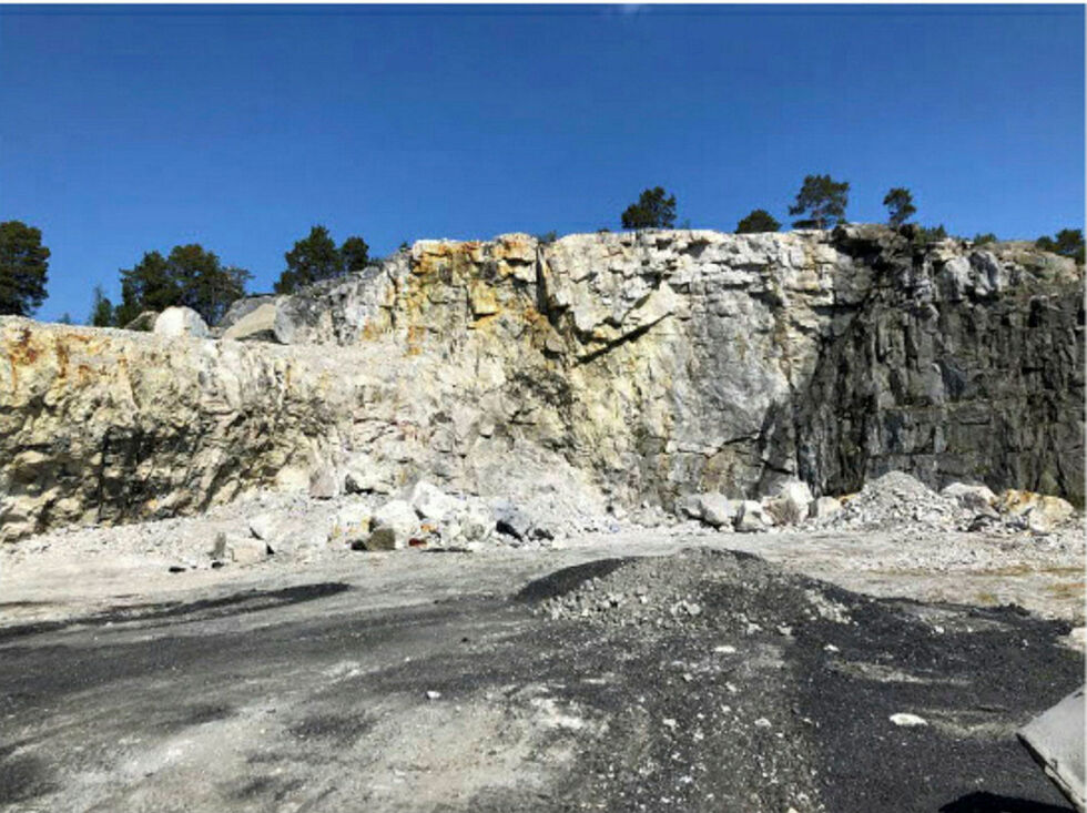 Jennygruva er i dag et nedlagt dagbrudd (i motsetning til gruve) som nå planlegges gjenåpnet og utvidet.
 Foto: The Quartz Corp