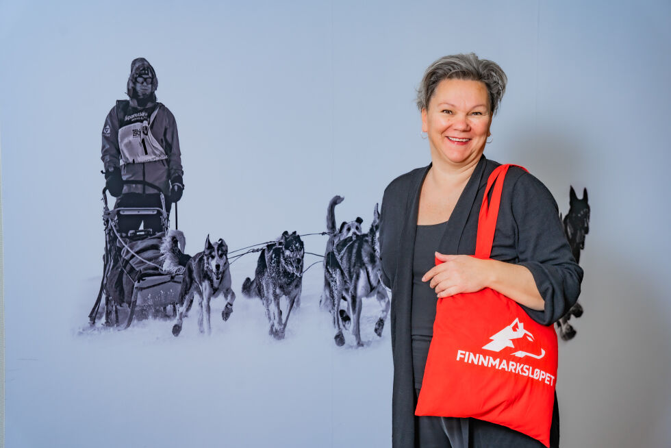 Ny daglig leder Merete Jørstad i Finnmarksløpet har har brukt dagene med å løpe etter stortingspolitikere fra Finnmark, for regjeringens forslag til statsbudsjett kom omtrent samtidig som hun startet i jobben. – Vi ligger ikke inne, sier Jørstad. Men hun har målgang først i desember.
 Foto: Mediaveien