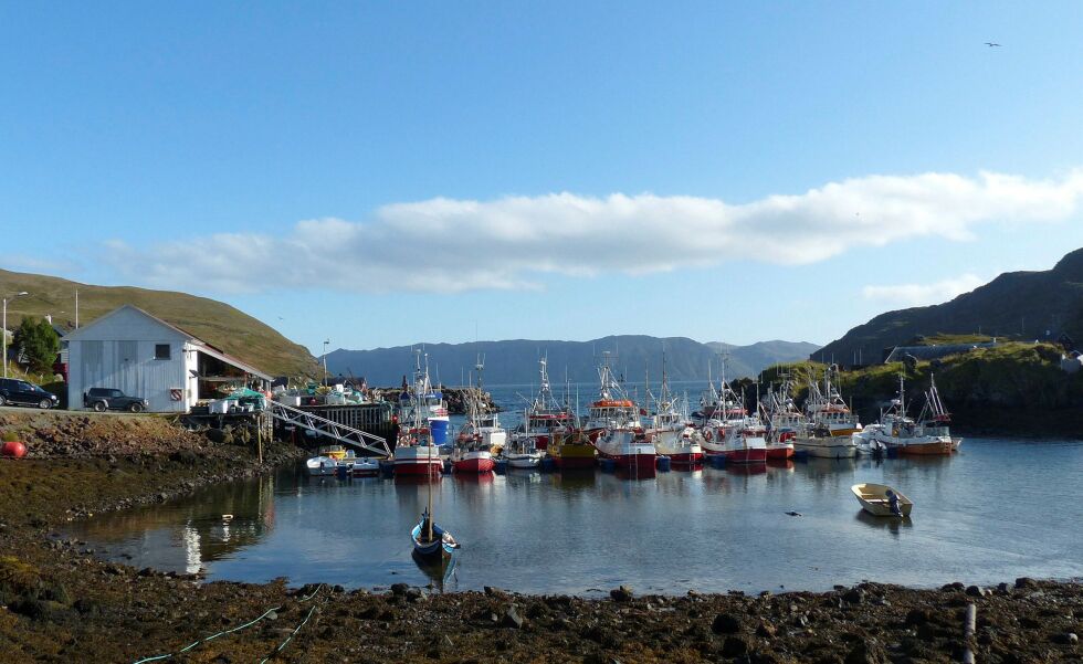 Torsdag 30. april skal Nordkapp formannskap avgjøre om arbeidet med å utbedre Kamøyvær havn skal startes opp. Bildet viser Russehamna i Kamøyvær. Her har det i flere år ikke vært mulig å få båtplass. Arbeidet som nå skal utføres skal skje i Kuvika; hvor det skal foretas utdypning og bygges ny molo. ARKIVFOTO: GEIR JOHANSEN