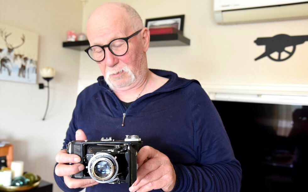 Et av Bjørn Tore Pedersens mange kamera i samlingen. Dette har han kjøpt på loppemarked, men er ikke det kameraet han bruker i hverdagen.
 Foto: Cecilie Ditløvsen