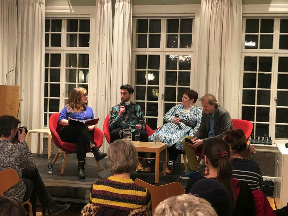Ballade og Fritt Ord inviterte til en samtale om lyrikken i musikken med Siri Navrerud Moen, Brand Barstein, Rawdna Carita Eira og Lars Lillo-Stenberg.
 Foto: Hannah Persen