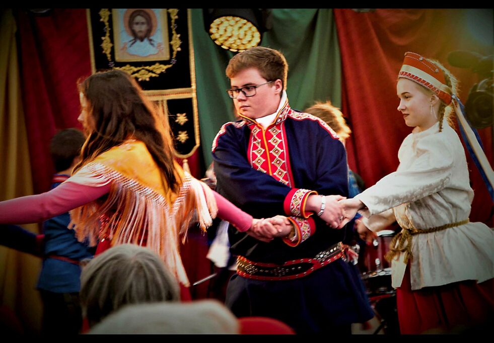 Skoltesamene frykter at den postive trenden for deres kultur vil få seg et kraftig skudd for baugen om jernbanen blir en realitet. Foto: Yngve Beddari