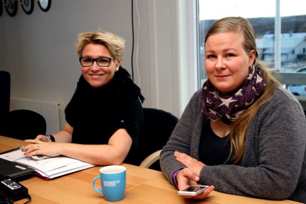 Marit Kjerstad fra TVP/Høyre og Anja Noste fra samefolkets liste er enige om at gratis barnehage er et fortrinn som Nesseby må behold, og markedsføre enda bedre.
 Foto: Torbjørn Ittelin