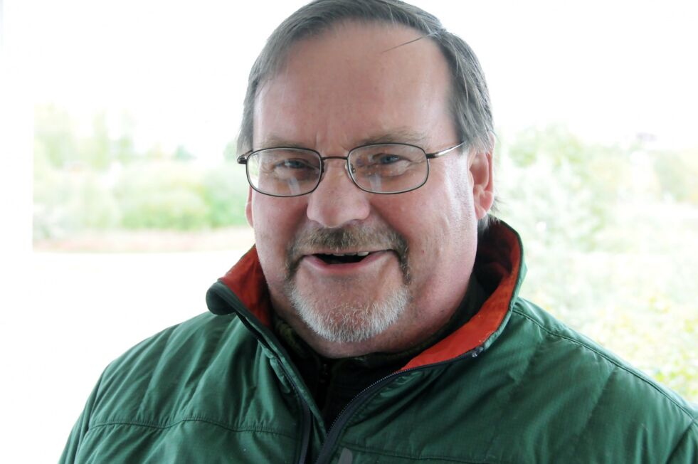 Reineier og direktør for reinaksjeselskapet i Canada, Lloyd Bender søker eventyrlystne reindriftssamer.
 Foto: Stein Torger Svala