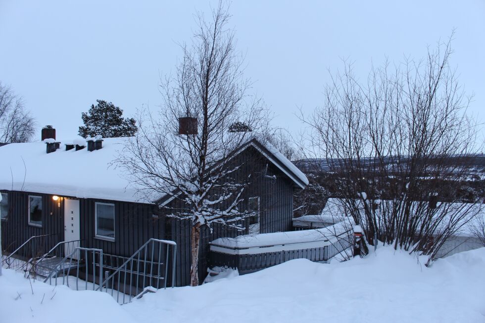 Det er fin utsikt fra adressen ved Oalgevárluodda 20B i Karasjok.
 Foto: Elise Embla Scheele