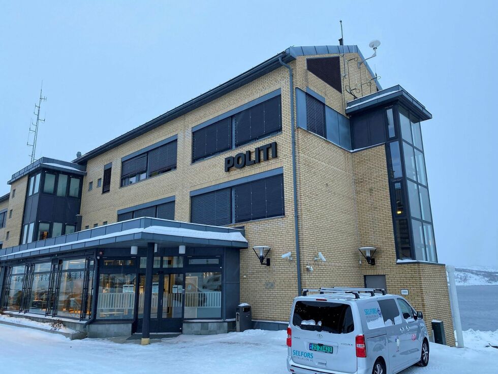 Man­ge i Sør-Var­ang­er er for­bau­sa og skuffa over at po­li­ti­et, hel­ler ikke ved po­li­ti­sta­sjo­nen i Kir­ke­nes, ho­ved­kvar­te­ret i dis­trik­tet, har folk på vakt til en­hver tid.
 Foto: Hallgeir Henriksen