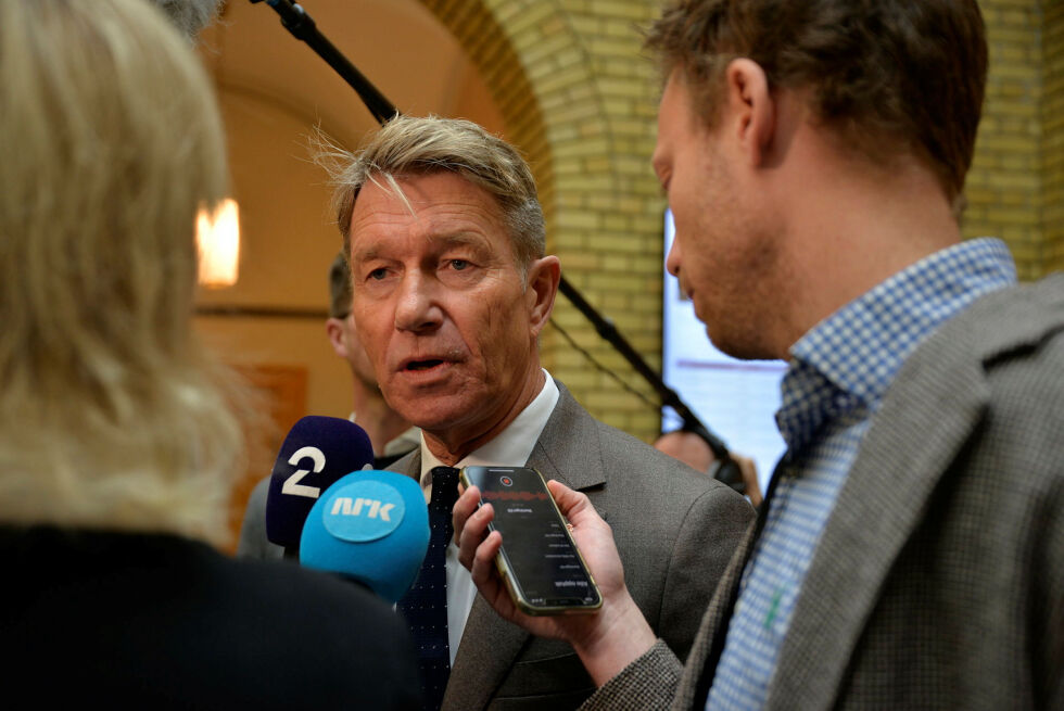 Energiminister Terje Aasland (Ap) sier regjeringen er i gang med å utrede muligheten for å begrense kryptovirksomhet, inkludert forbud.
 Foto: Steinar Solaas