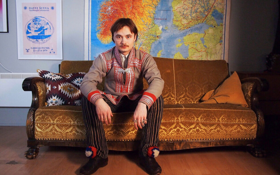 Filmskaper Mihkkal Hætta (22) fra Kautokeino er årets unge kunstner.
 Foto: Lávre Johan Eira