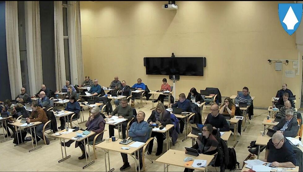 Et en­stem­mig kom­mu­ne­sty­re i Alta ved­tok fle­re sam­iske bar­ne­ha­ge­plas­ser, i ro og for­dra­ge­lig­het. Her fra overføring under møtet, under debatten om flere samiske barnehageplasser, rett før ved­tak. Foto: Skjerm­dump