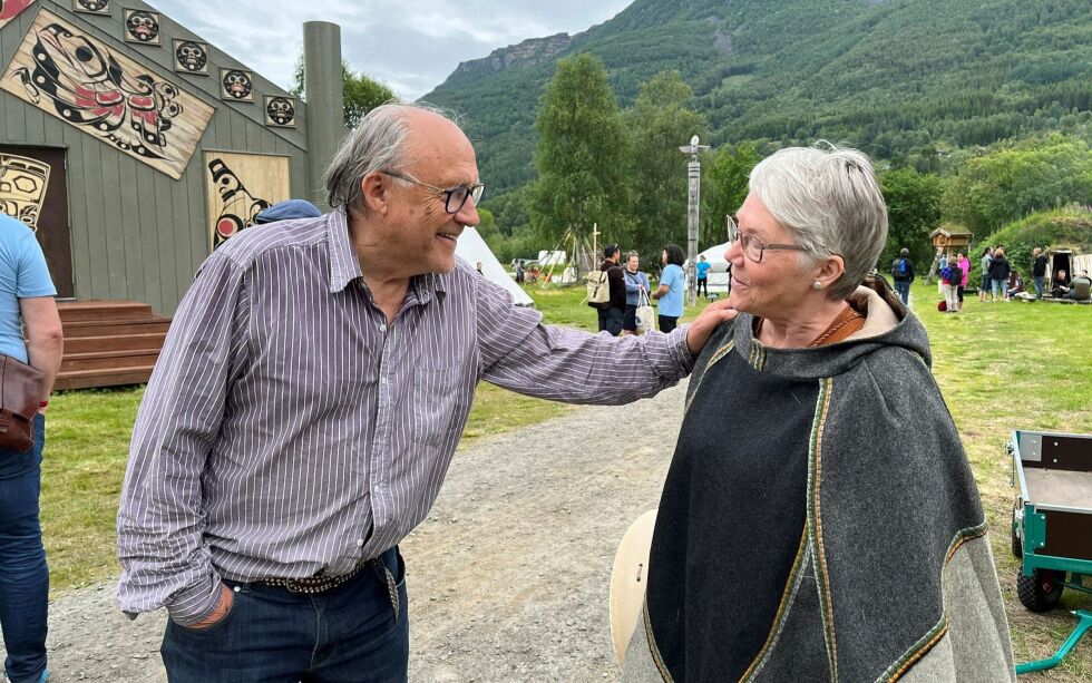 Kunster Odd Marakatt Sivertsen i dialog med Berit Alette Mienna.
 Foto: Elin Wersland