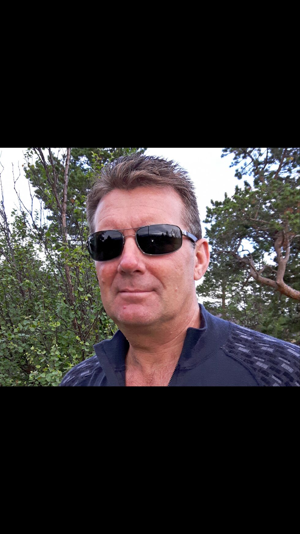 Ernst Lindsø fra Lakselv fant sin dyre Ray Ban-briller fire år etter han mistet dem på Laksefjordvidda. I like fin stand.
 Foto: Privat