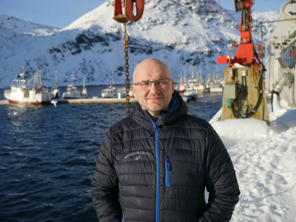 Daglig leder for Nordvågen AS, Leif Roger Nylund, gir ros til Nordkappregionen havn for den sterke satsingen på utbygging av fiskerihavner.
 Foto: Geir Johansen