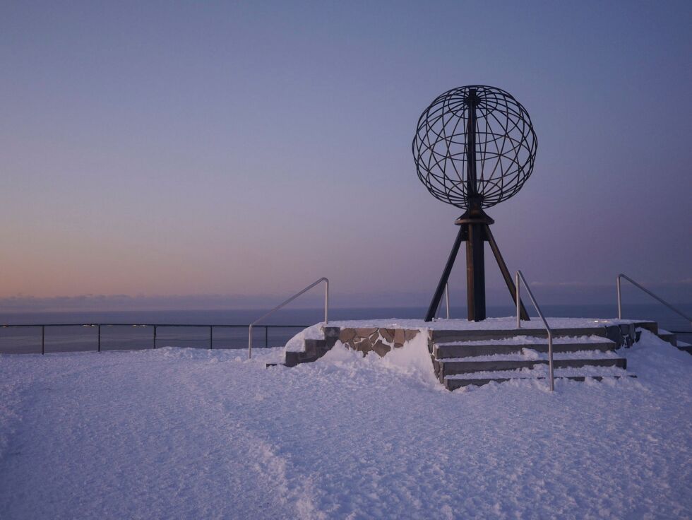 Aldri tidligere har så mange turister besøkt Nordkapp i desember måned som i fjor. Det økte besøket skyldes Hurtigrutens ekspedisjonscruise. Arkivfoto: Geir Johansen