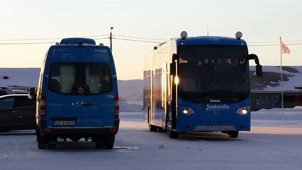 Du må nå betale et ekstratillegg på 25 kroner om du velger å kjøpe billett på bussen eller båten med kort eller med kontanter.
 Foto: Torbjørn Ittelin