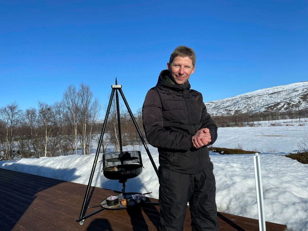 Per Olaf Per­sen i Tana me­ner det er en ko­los­sal fal­litt­er­klæ­ring at lak­se­fisk­et i Tana­elva stop­pes.
 Foto: Birgitte Wisur Olsen