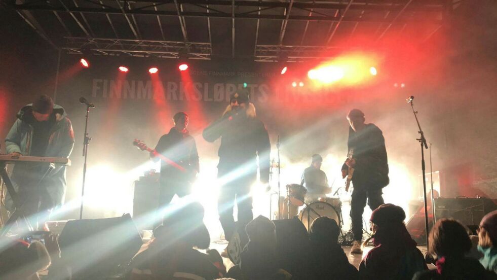 Med Bilal som frontfigur skapte bandet NorthKid stor stemning på utescenen i Varangerbotn.
Begge foto: Marit Kjerstad