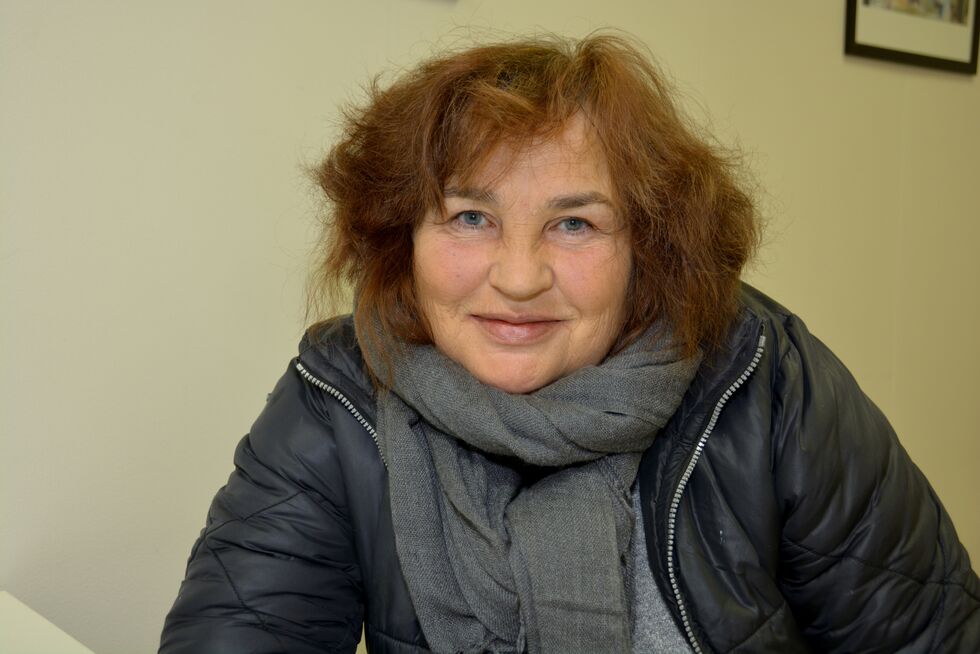 Irma bar på en drøm om å gi ut en bok med små historier og illustrasjoner. Drømmen er nå realisert, ved hjelp av hennes gamle lærerinne.
 Foto: Kristin Marie Ericsson