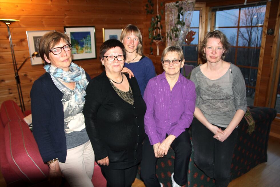 Det nye styret som ble valgt på årsmøtet nå nylig. Fra venstre: Solfrid Jessen,Tana, Bjørg Guttorm, Nesseby, Marit Tapio Guttorm, Tana, leder Frøydis Betten, Nesseby og Sanne Sulanko, Nesseby.
 Foto: Oddvar Betten