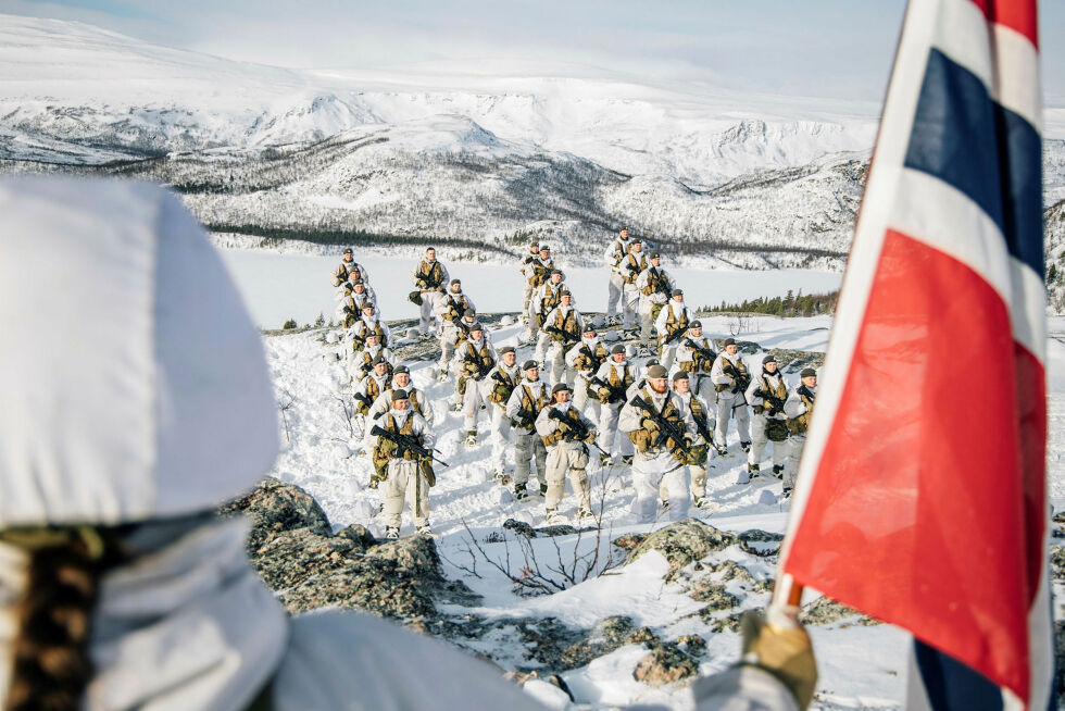 Forsvarsdepartementet bør følge opp at Forsvaret identifiserer og kommuniserer behov for sivil støtte, mener Riksrevisjonen.
 Foto: Helene Sofie Thorkildsen/Forsvaret