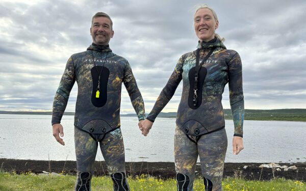 Svømmer for livet i havet