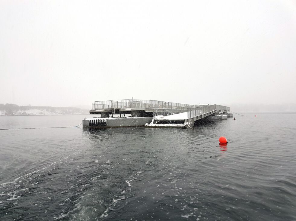 Skal til Porsanger:
Foldekailøsningen som skal til i Hamnbukt i Porsanger ligger fortsatt på Aukra.
 Foto: Fredrik Helgesen / Nordkappregionen Havn IKS
