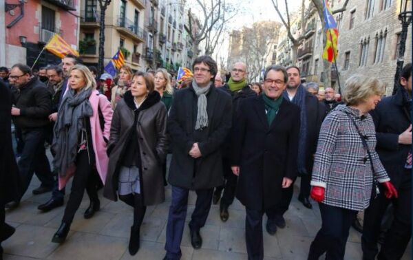 Republikken Catalonia proklameres tirsdag