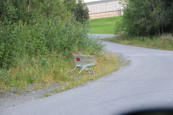 Handlevogn på avveie i Kirkenes