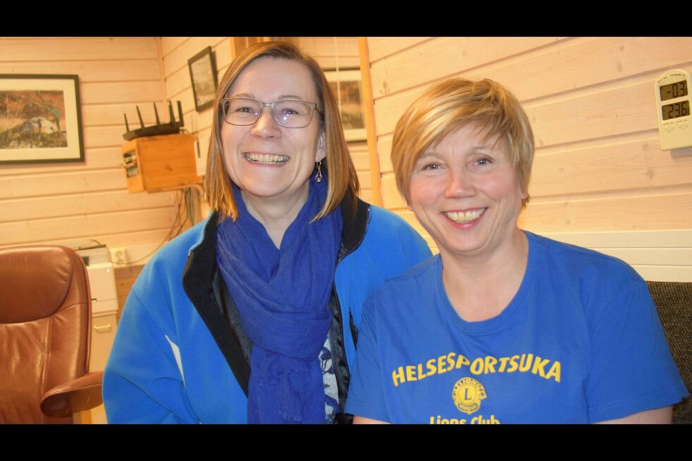 Randi Pedersen og Britt Elin Hætta Isaksen har hektisk innspurt før lørdagens salgsmesse og solfest i regi av Lions Club Tana og Nesseby.
FOTO: Birgitte Wisur Olsen